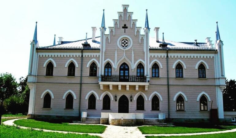 Locuri de poveste din România: Palatul „Alexandru Ioan Cuza” de la Ruginoasa