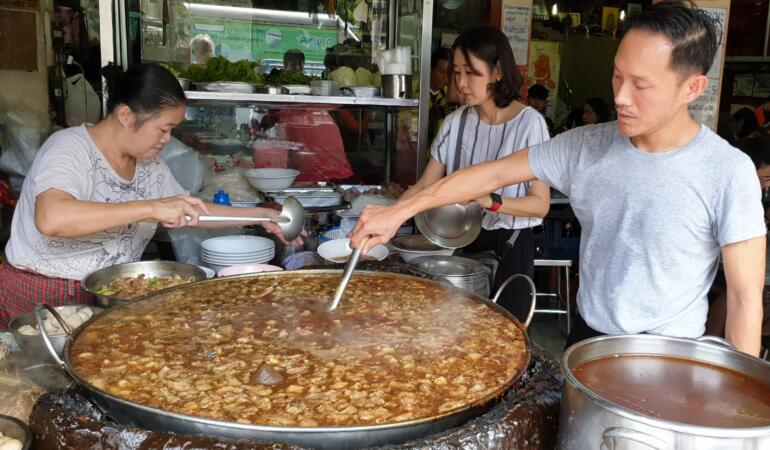 Știați că în Thailanda există o supă veche de peste 45 de ani?
