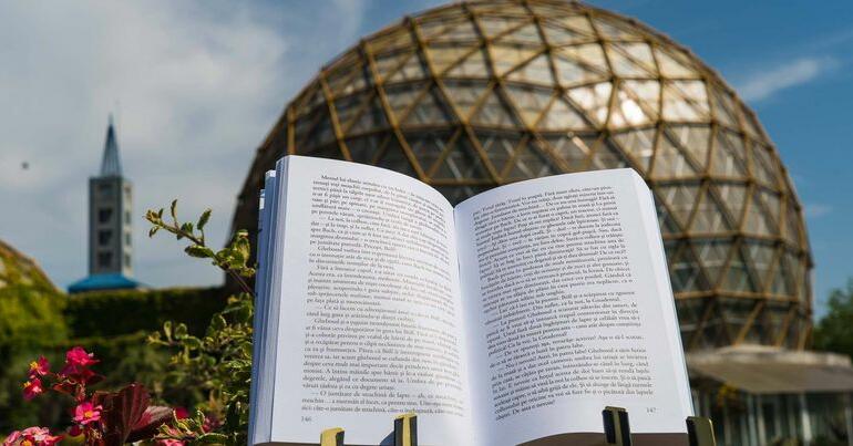 La Grădina Botanică Jibou se intră gratis cu o carte