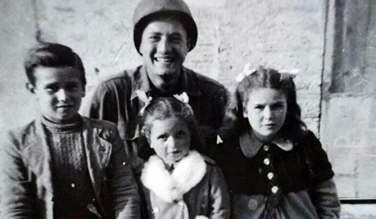 Copiii salvați în al Doilea Război Mondial își întâlnesc eroul