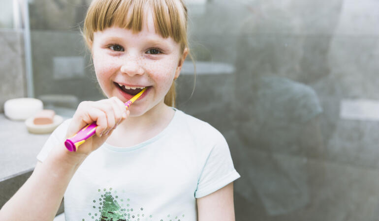 150.000 de copii vor învăța cum să aibă grijă de dinții lor