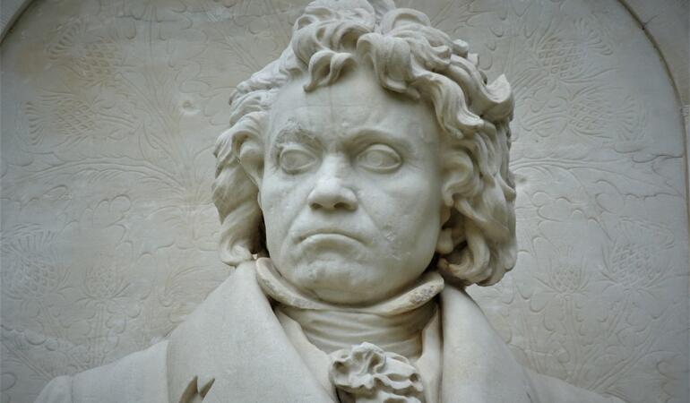 Simfonia a 10-a a lui Beethoven a fost recreată folosind inteligența artificială