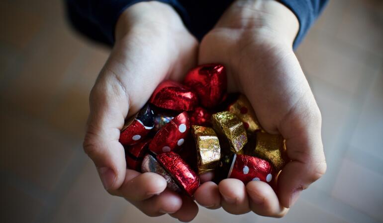 „Un tir de dulciuri”, proiect inițiat de un preot la Constanța