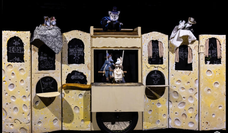 „Orice șoarece iubește cașcavalul”, premiera Teatrului „Merlin” din Timișoara
