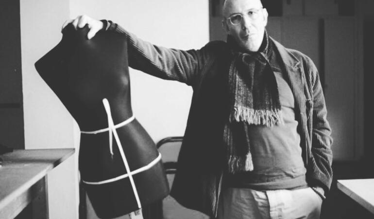 PRIN LUMEA MODEI. Antonio Miró, un personaj important din moda spaniolă