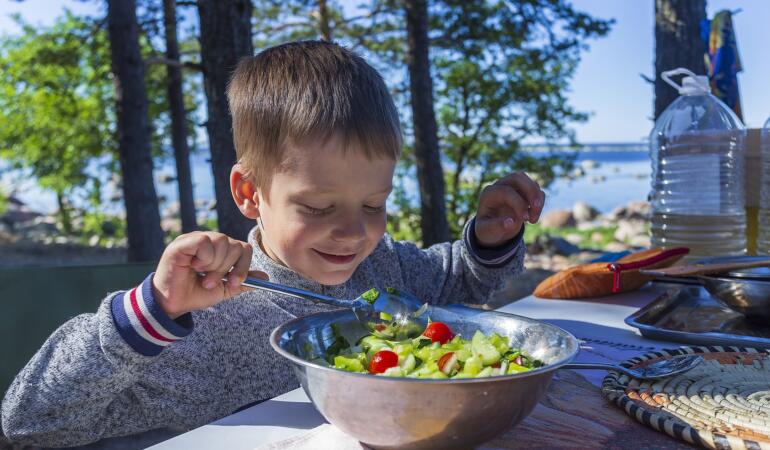 E sănătos sau nu să îi facem pe copii vegetarieni? Iată ce au descoperit cercetătorii