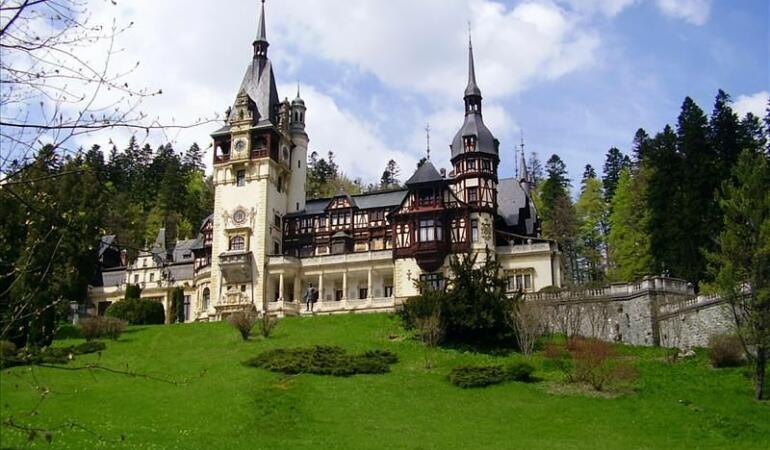 Locuri de poveste din România. Castelul Peleș și Castelul Pelișor