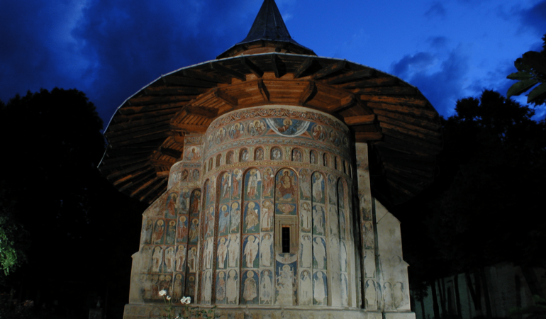 Locuri de poveste din România. Mănăstirea Voroneț, construită în trei luni și trei săptămâni