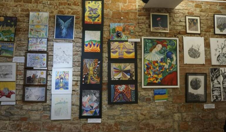 Micii pictori din Timișoara, participanți la un simpozion internațional de artă
