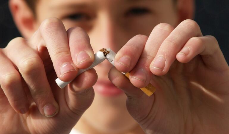 Consumul de tutun în rândul copiilor și tinerilor. Noi reglementări, menite să îi avertizeze