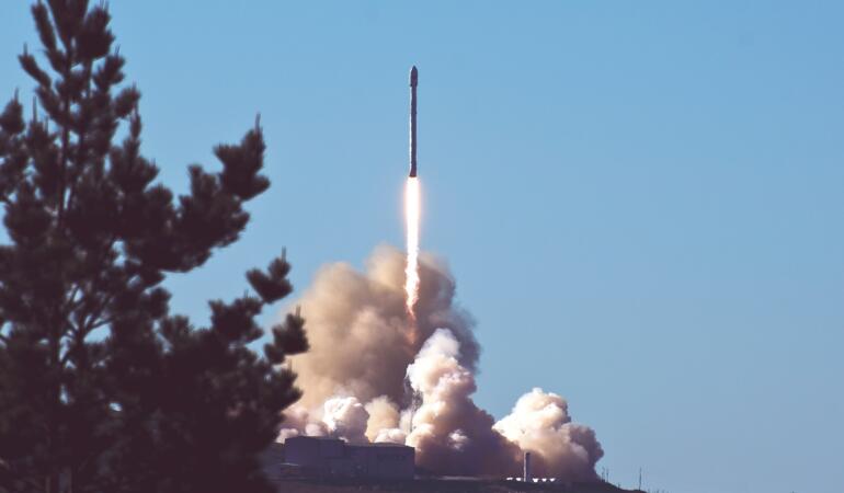 Un grup de liceeni trimite un satelit în spațiu. E important la ce îl vor folosi