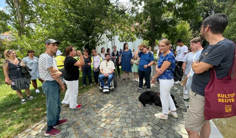 Timișoara văzută prin ochii persoanelor cu dizabilități. Cu ce se confruntă tinerii în scaun rulant