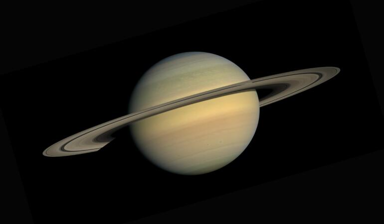 Fenomen astronomic inedit. Saturn se apropie de Pământ. Se poate vedea cu ochiul liber