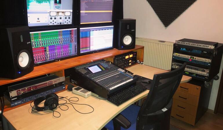 Music Hub TM, studioul care susține copiii talentați la muzică să lanseze melodii