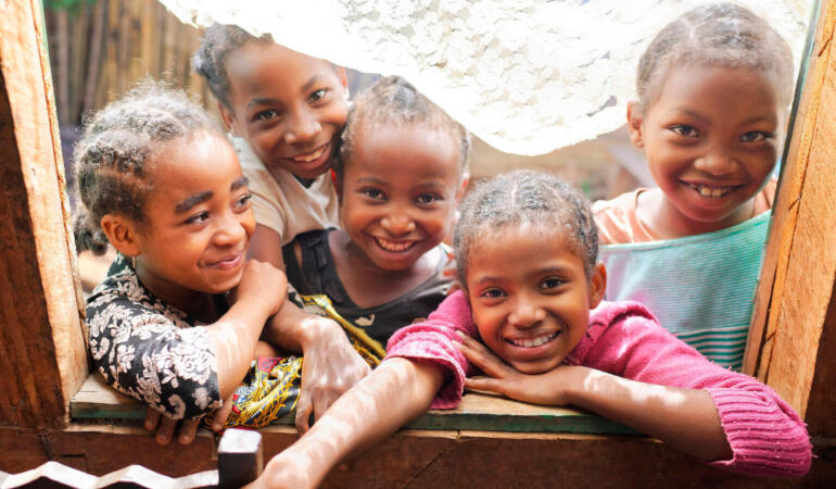 1,4 milioane de copii din lume, vulnerabili la boli, alimentație precară și sărăcie. Date alarmante