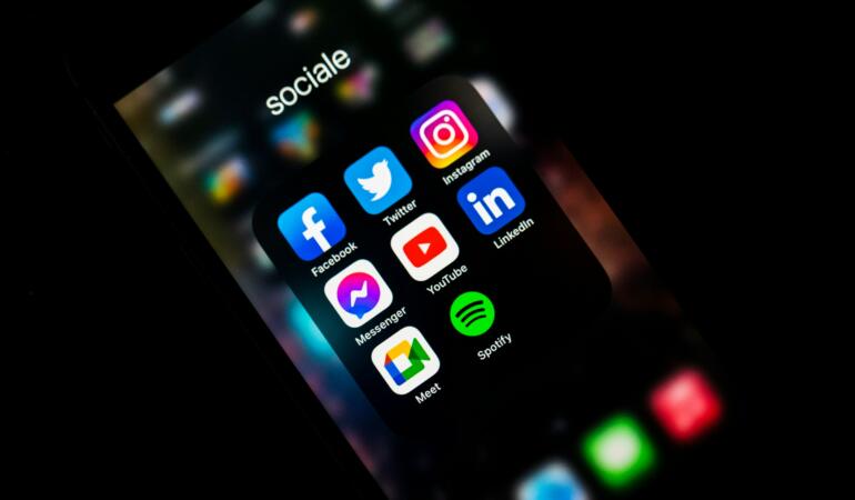TikTok, Meta și Snapchat, date în judecată de patru consilii școlare din Canada