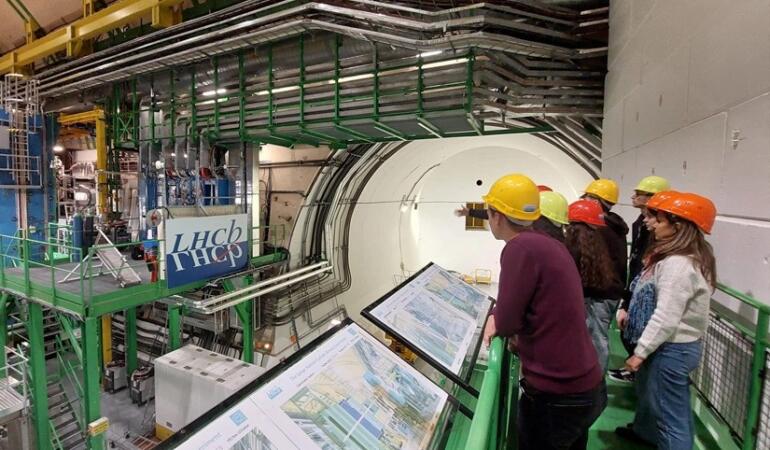 Programe CERN. Elevii învață despre fizica particulelor și energiile înalte