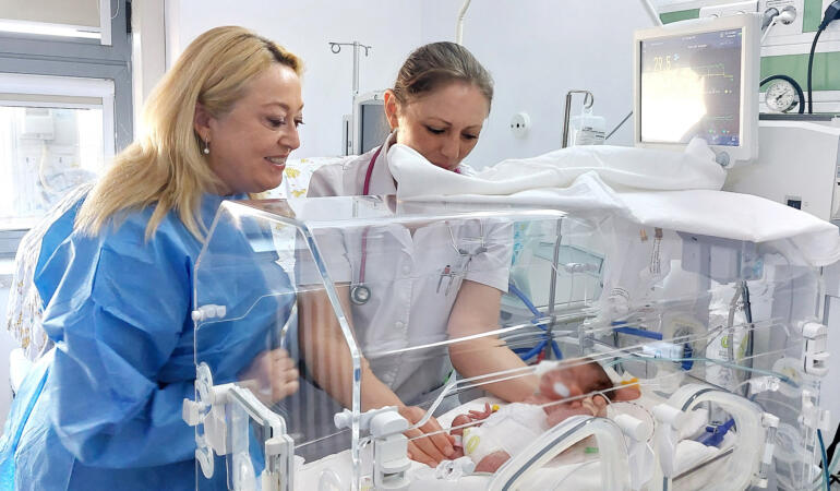 Rata mortalității infantile a urcat din nou în România. Salvați Copiii răspunde apelului de urgență
