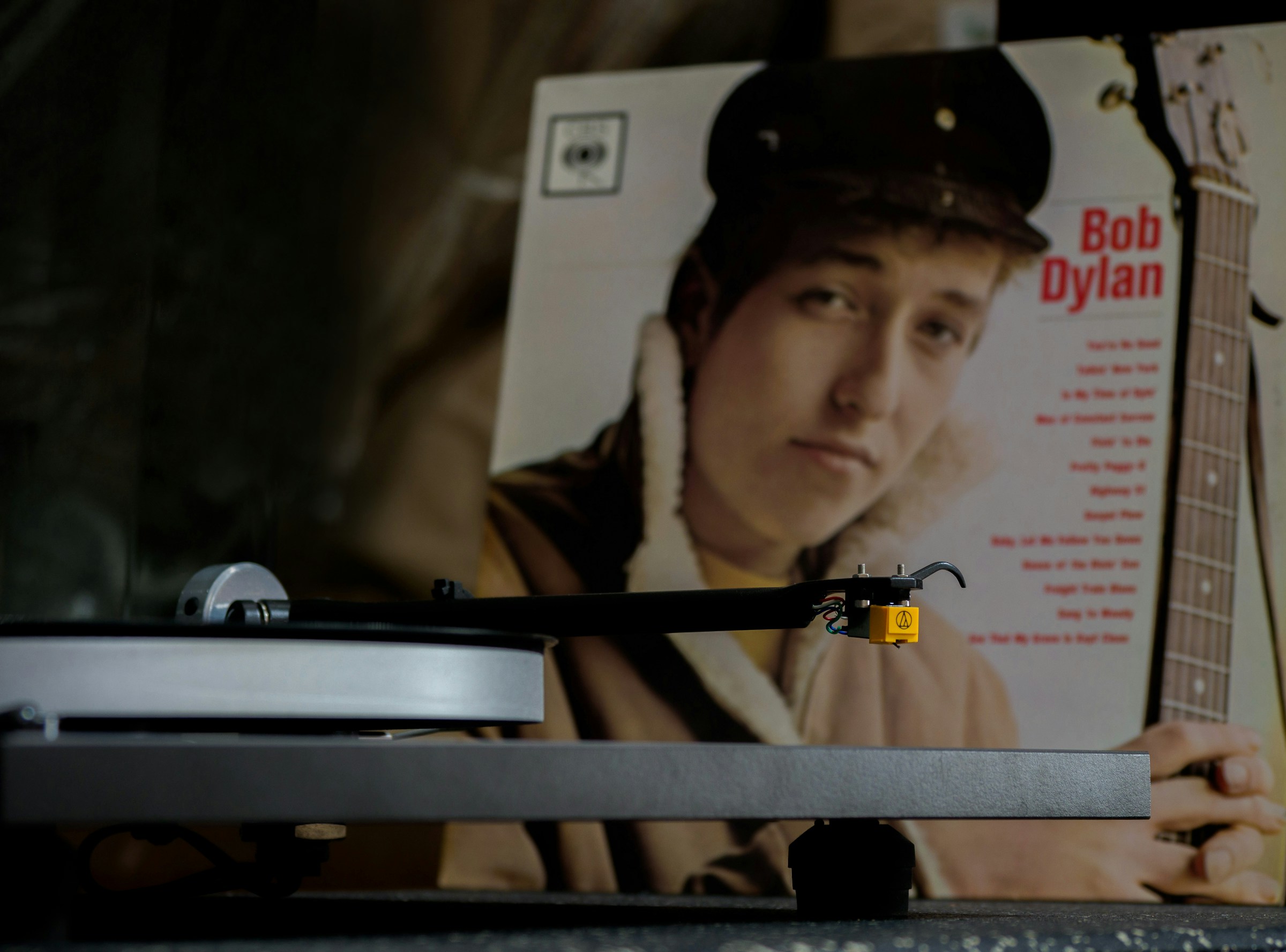 POVEȘTILE CULORILOR. Povestea celebrului poster cu Bob Dylan